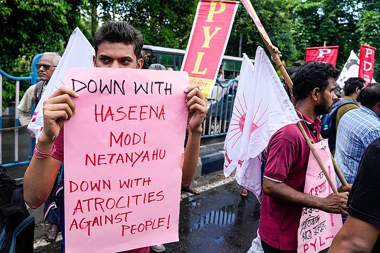 Student unions, human rights orgs protest in Kolkata - | Photo: AP/Bikas Das